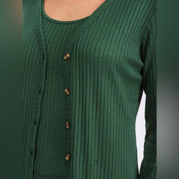 SALE! 017. WOMEN'S LONG SLEEVE BUTTON UP RIBBED CARDIGAN - HUNTER GREEN - Picture 2 of 4